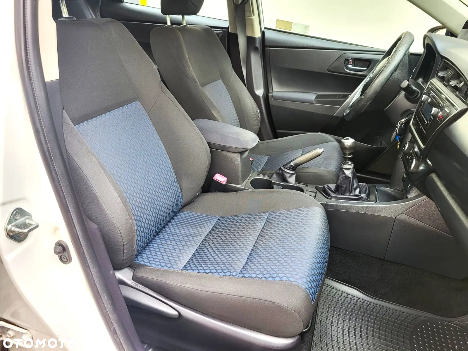 Toyota Auris 1.4 D-4D Active - 11