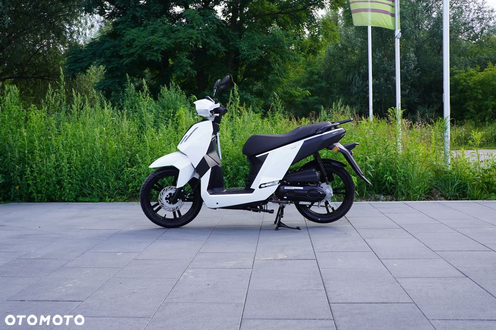Peugeot Tweet - 2