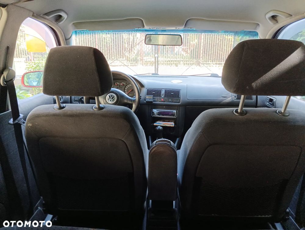 Volkswagen Golf - 6