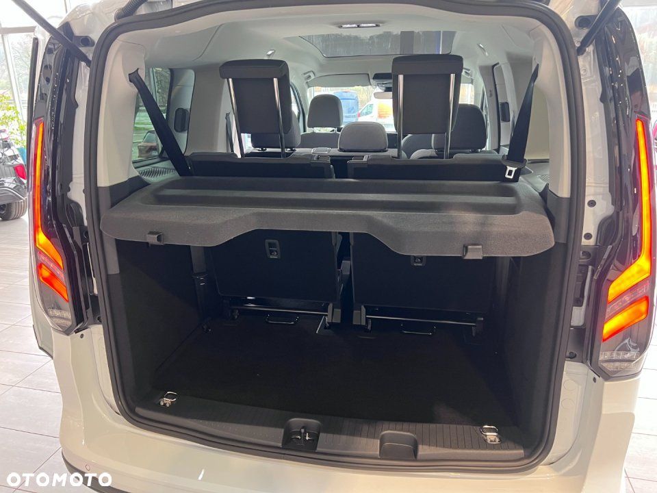 Ford Tourneo Connect - 11