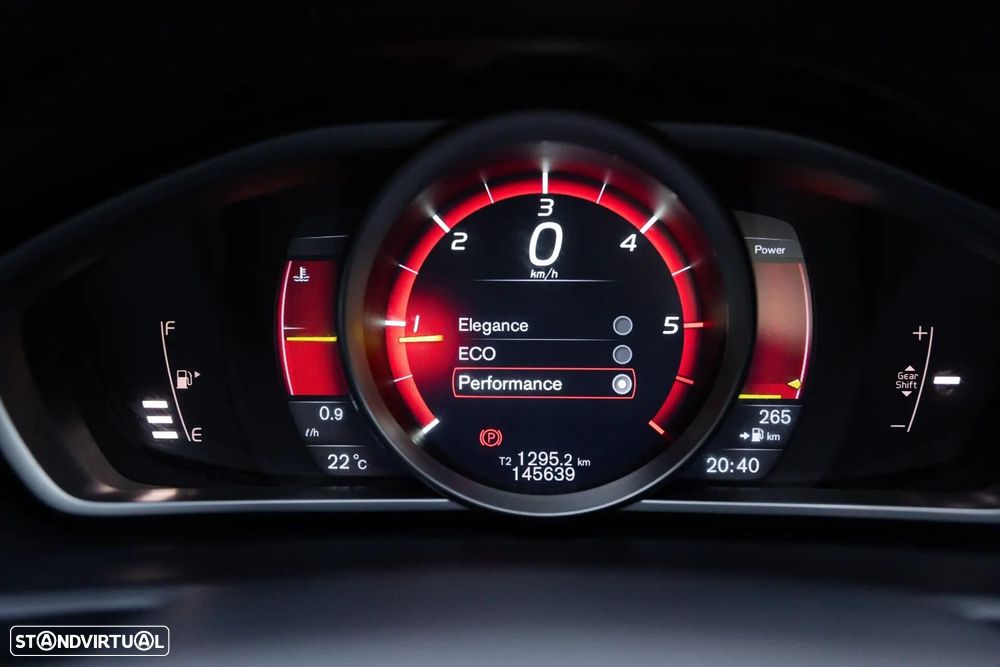 Volvo V40 1.6 D2 R-Design - 26