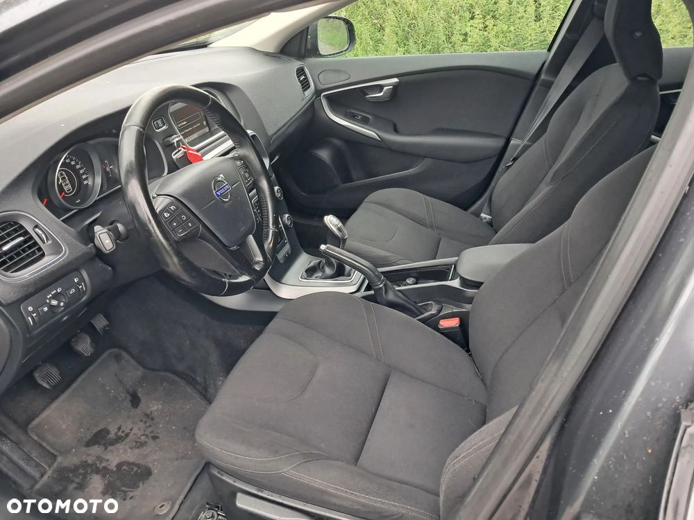 Volvo V40 D2 Momentum - 7
