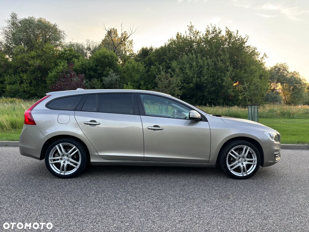 Volvo V60 D2 Momentum - 3