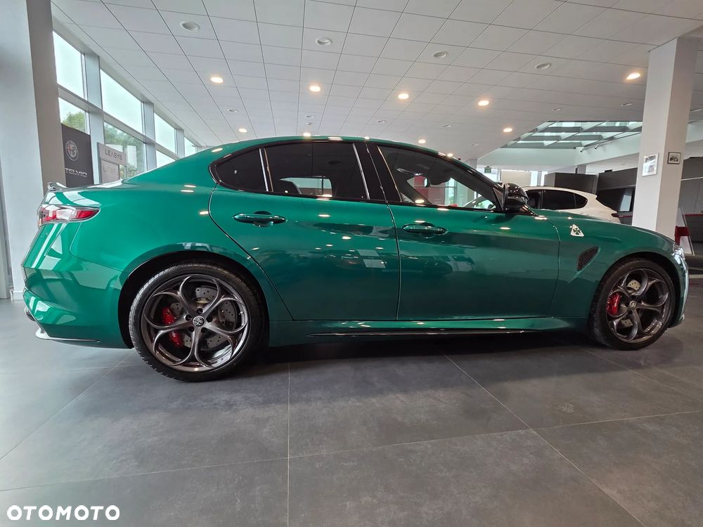 Alfa Romeo Giulia 2.9 V6 Bi-Turbo AT8 Quadrifoglio - 4