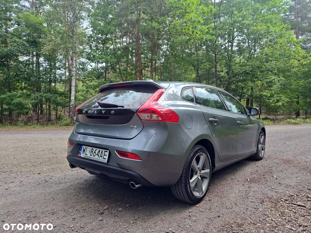 Volvo V40 T3 Drive-E Momentum - 4