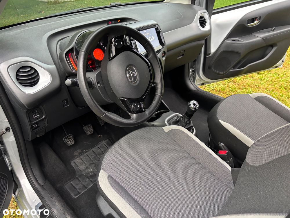Toyota Aygo x-play - 19