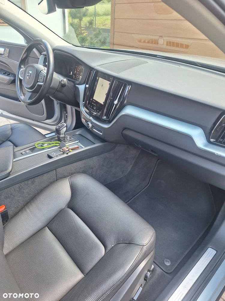 Volvo XC 60 T6 AWD Geartronic Momentum Pro - 21