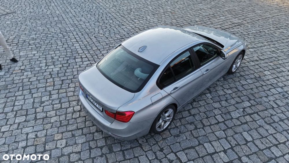 BMW Seria 3 ver-318d - 16
