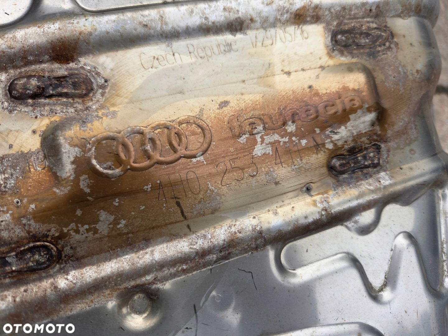 AUDI S8 A8 D4 LIFT 4.0 TFSI TŁUMIK WYDECH ŚRODKOWY 4H0253411N - 4