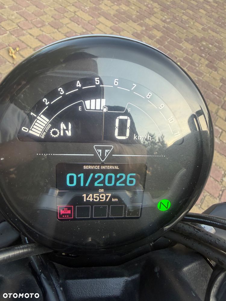 Triumph Trident - 9