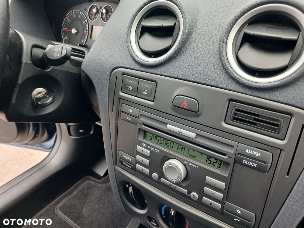 Ford Fusion - 24
