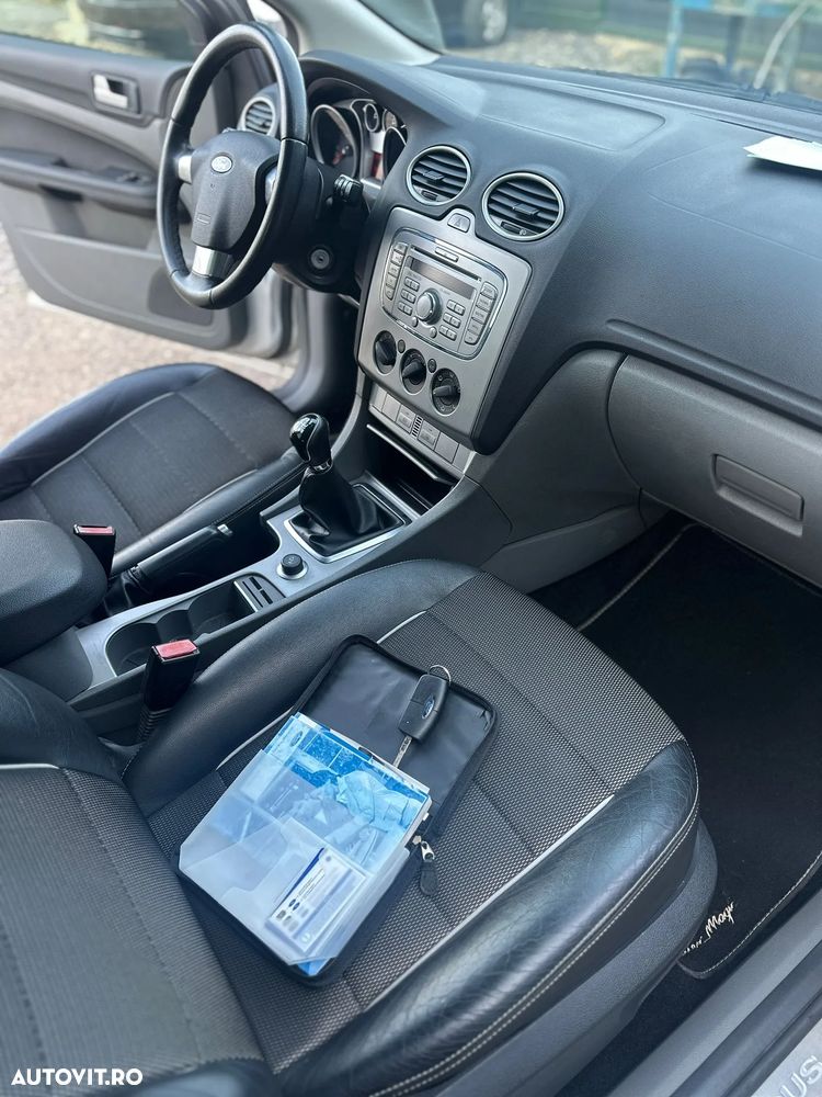 Ford Focus 1.6 Ti-VCT Style+ - 8