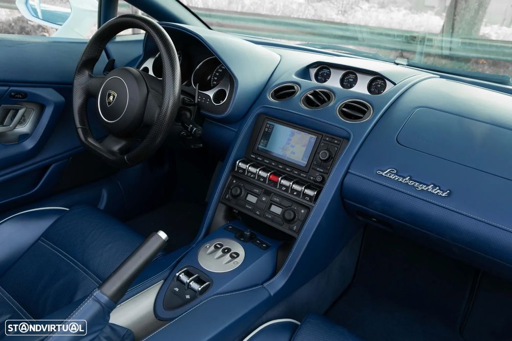 Lamborghini Gallardo LP560-4 Spyder E-Gear - 29