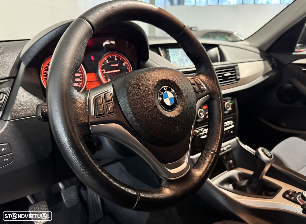 BMW X1 16 d sDrive Line Sport - 25