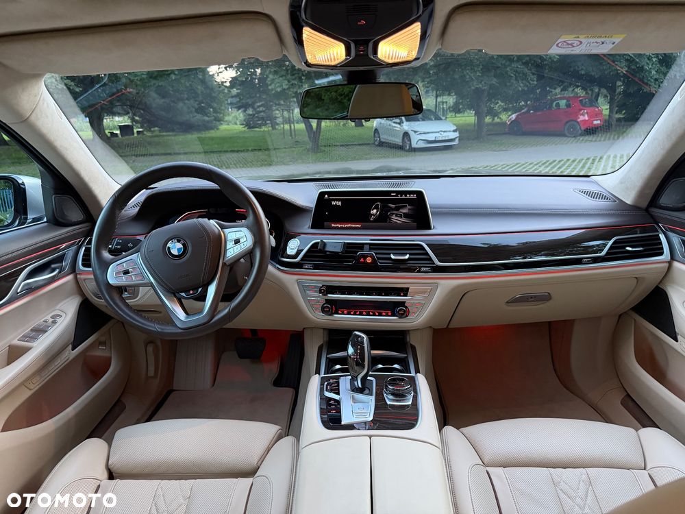 BMW Seria 7 740d xDrive - 24