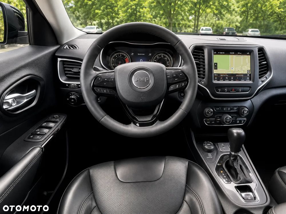 Jeep Cherokee - 8