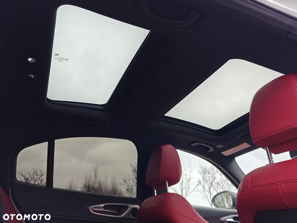 Alfa Romeo Giulia 2.0 Turbo 16V AT8 Veloce Ti - 34