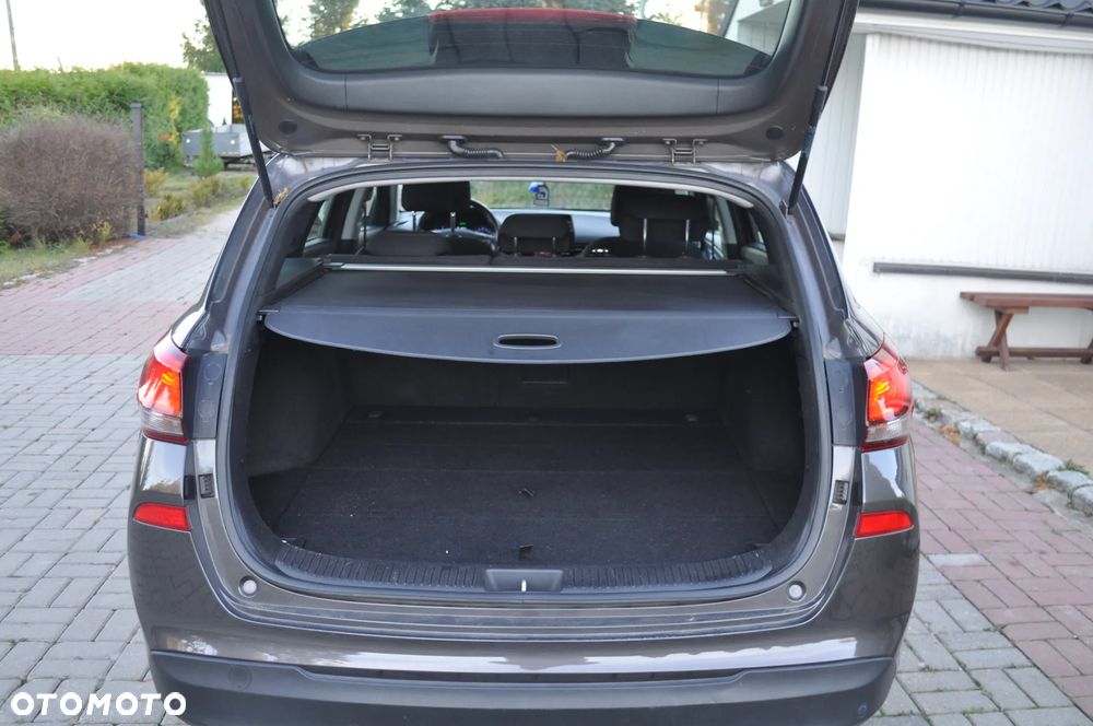 Hyundai i30 1.6 CRDI DCT YES - 18