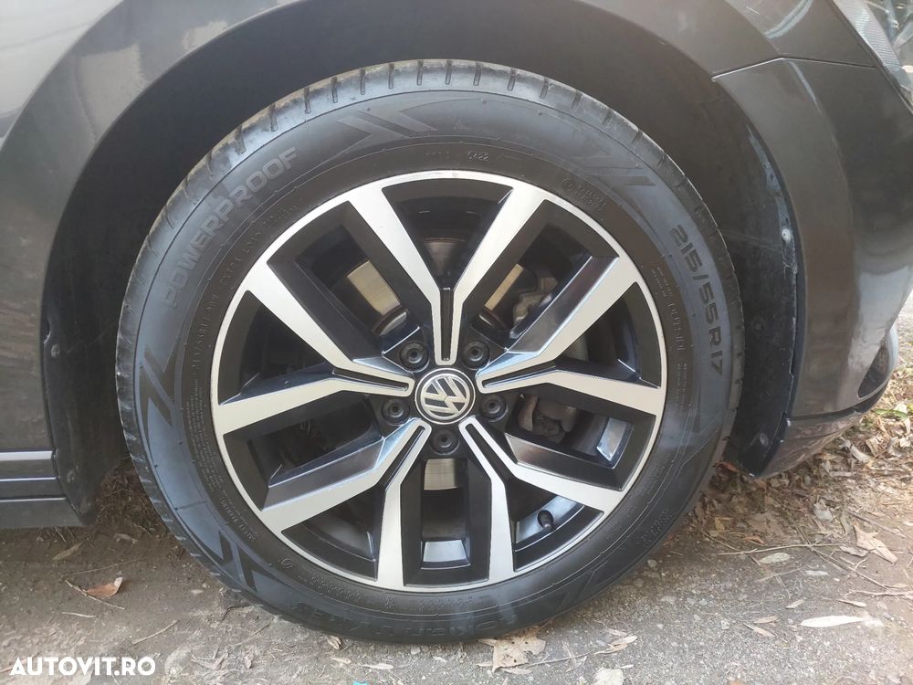 Volkswagen Passat - 24