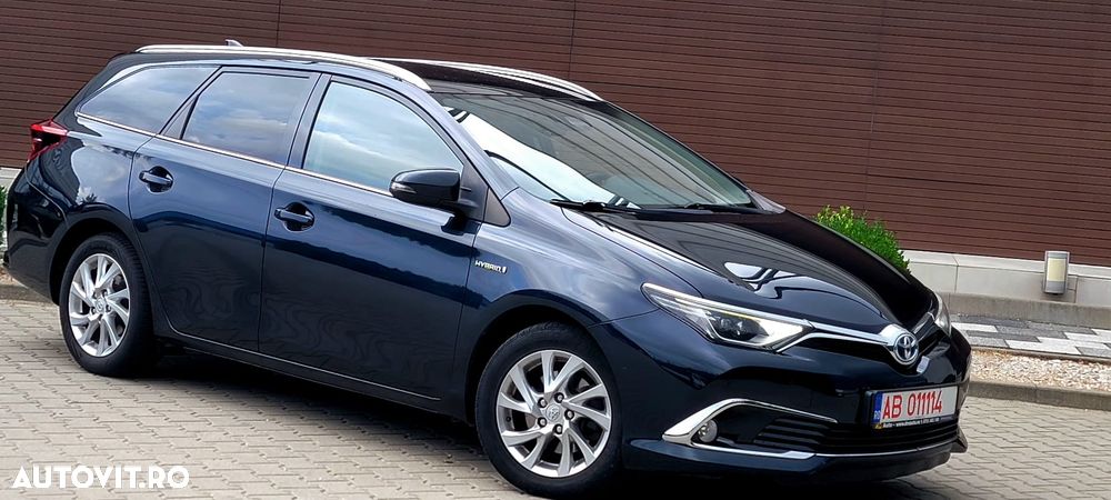 Toyota Auris - 1