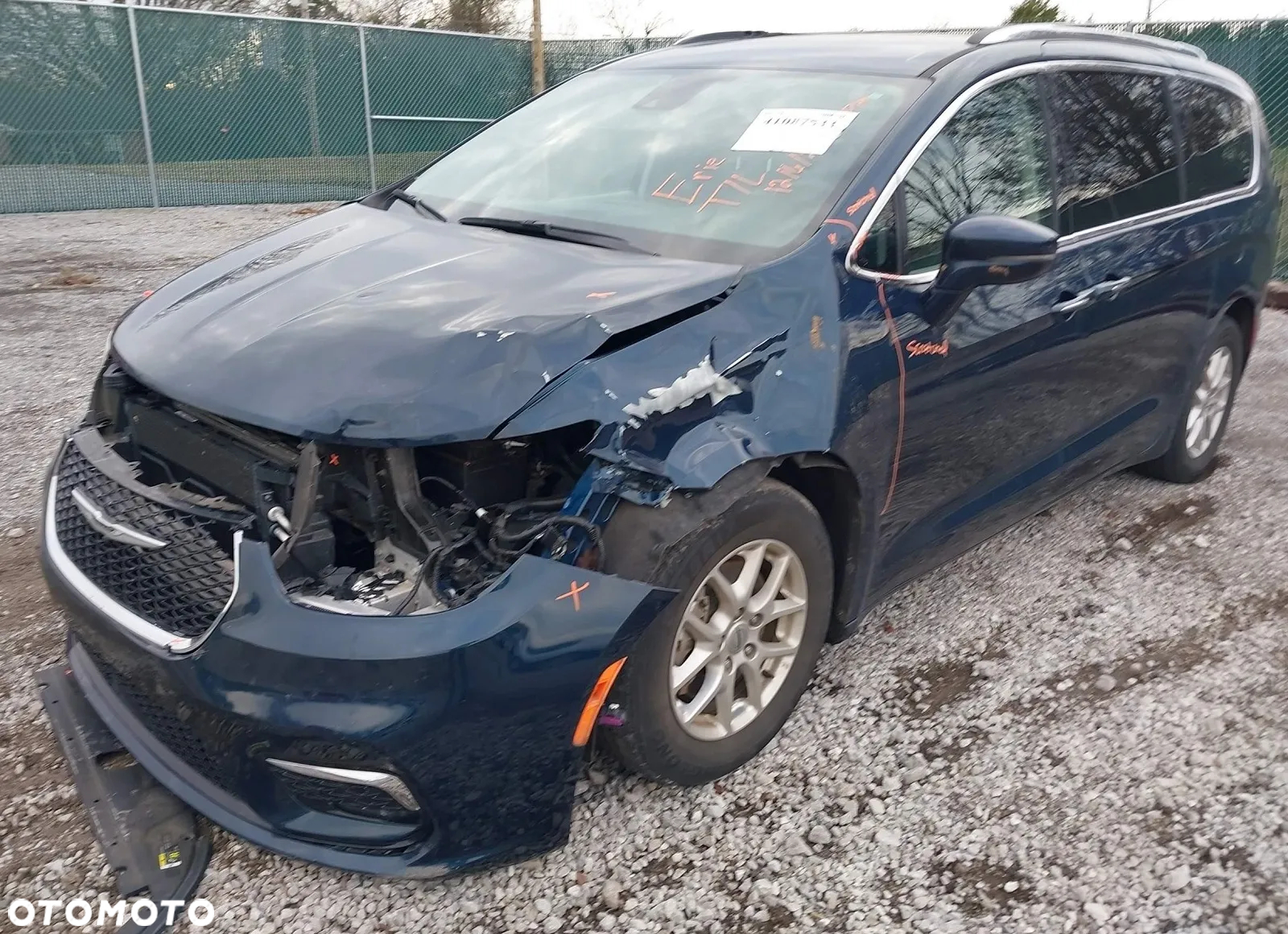 Chrysler Pacifica - 4