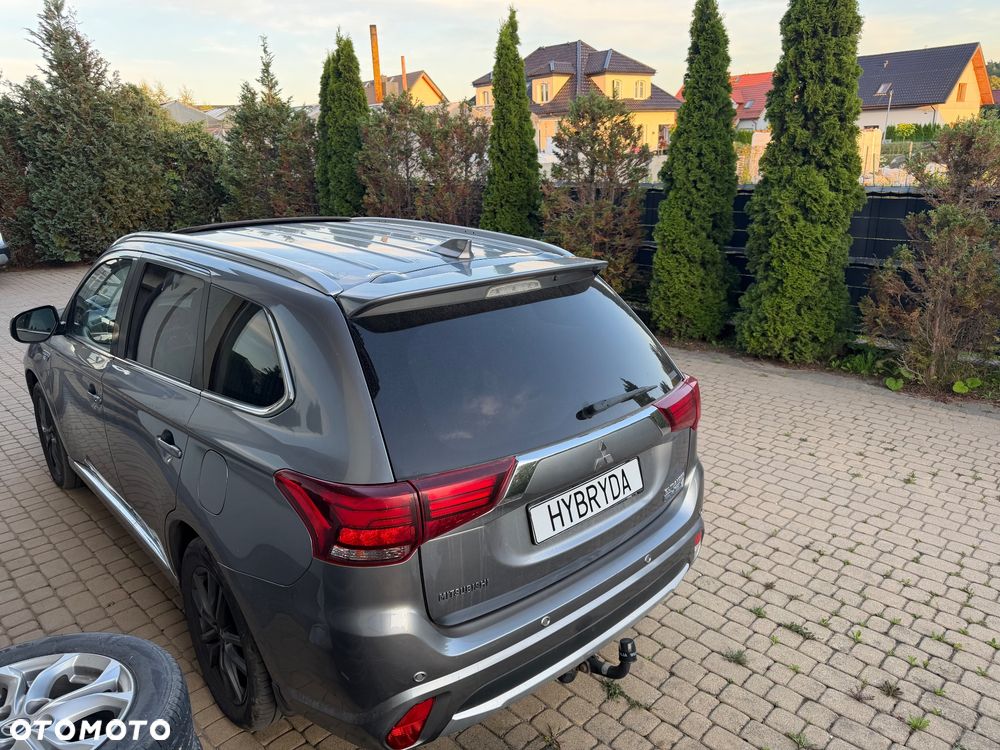 Mitsubishi Outlander Intense + - 16