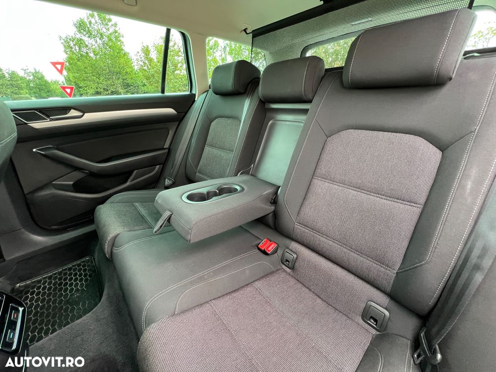 Volkswagen Passat 2.0 TDI DSG Trendline - 8
