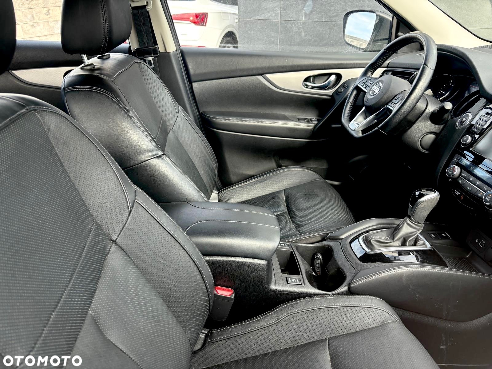 Nissan Qashqai - 14