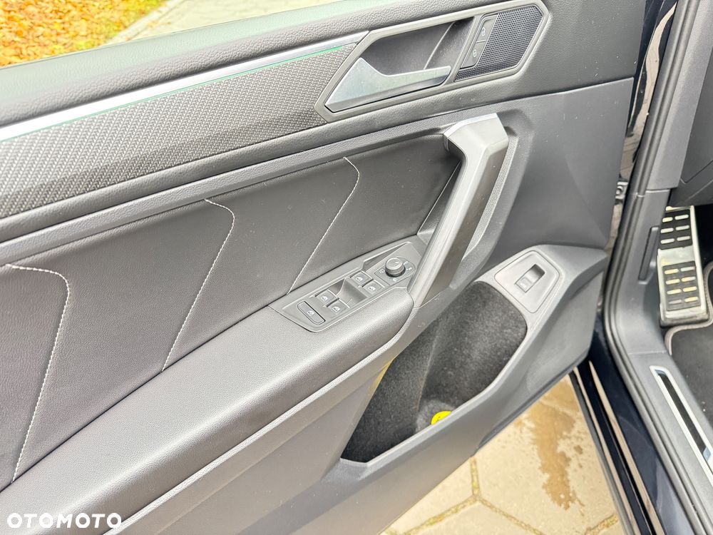 Volkswagen Tiguan 2.0 TDI SCR 4MotION DSG R-Line - 18