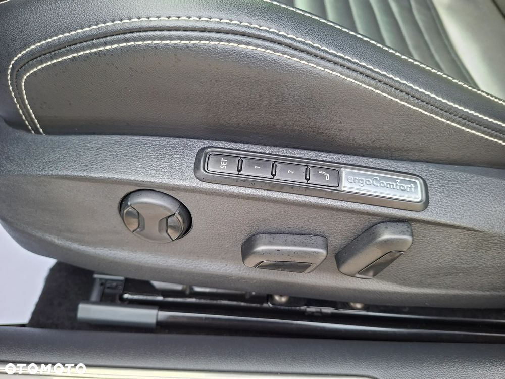 Volkswagen Passat Variant 2.0 TDI BMT Highline DSG - 27
