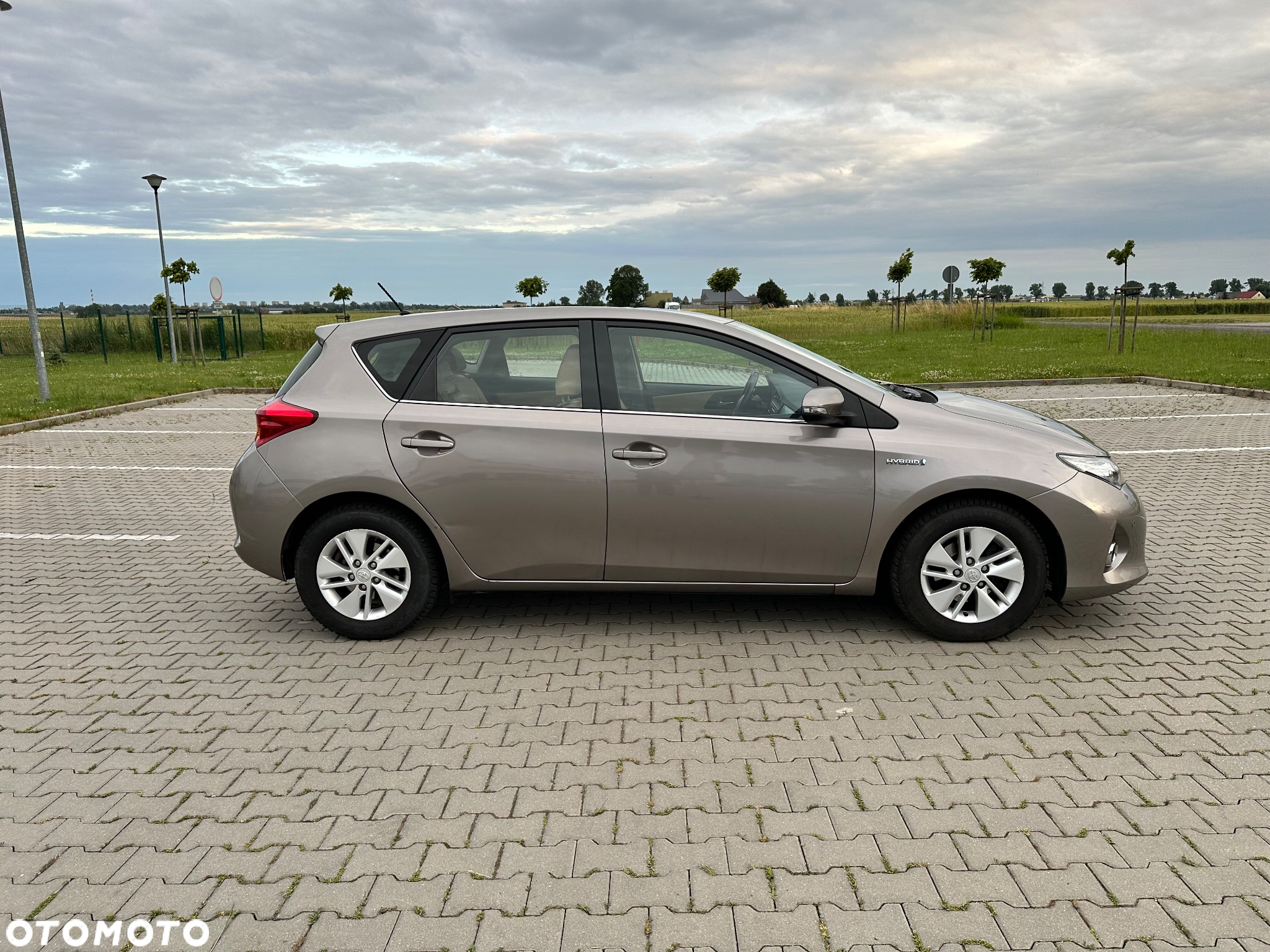 Toyota Auris Hybrid 135 Prestige - 3