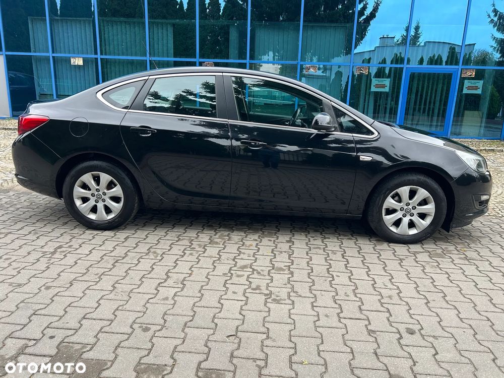 Opel Astra 1.4 T Business EU6 - 1