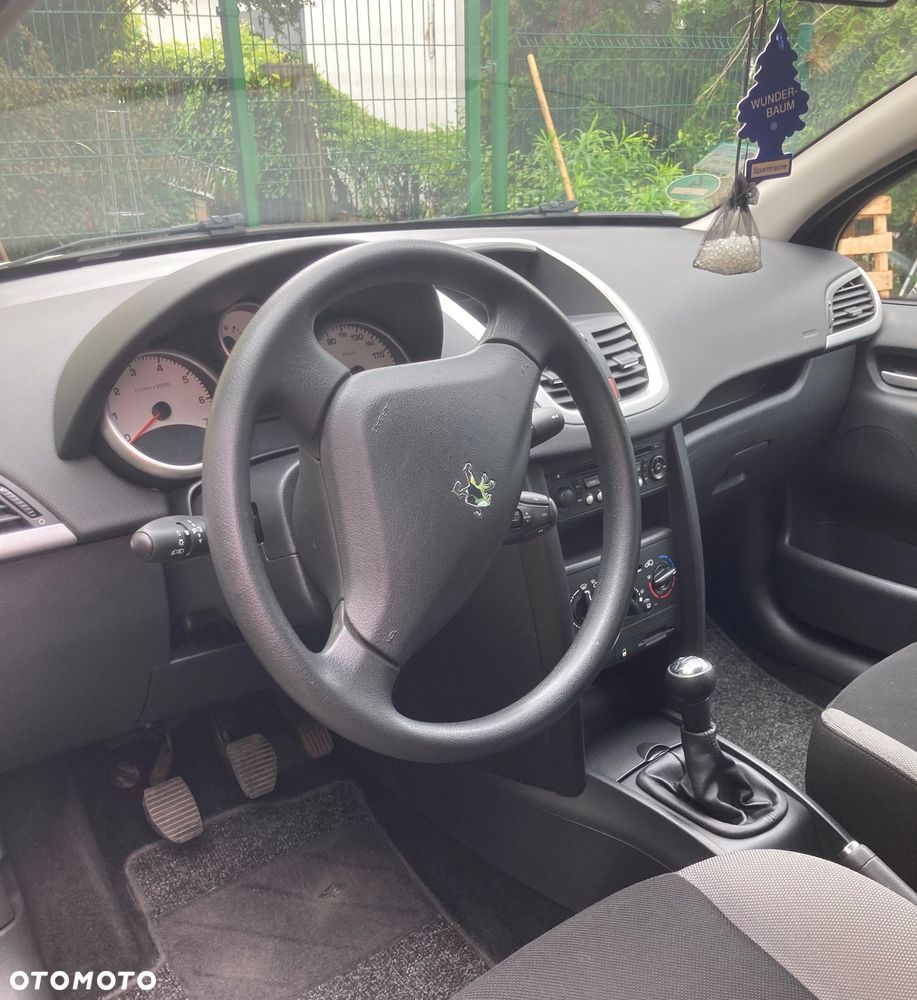 Peugeot 207 - 6