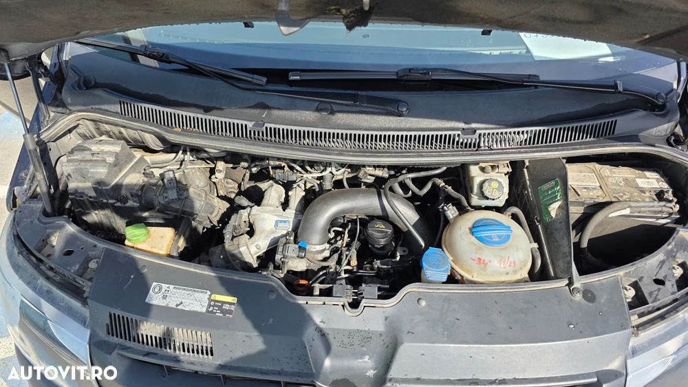 Volkswagen Caravelle - 17