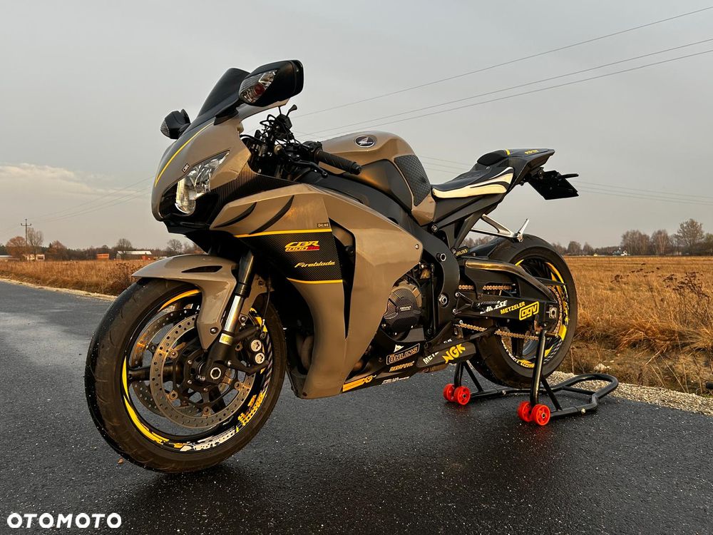 Honda CBR - 1