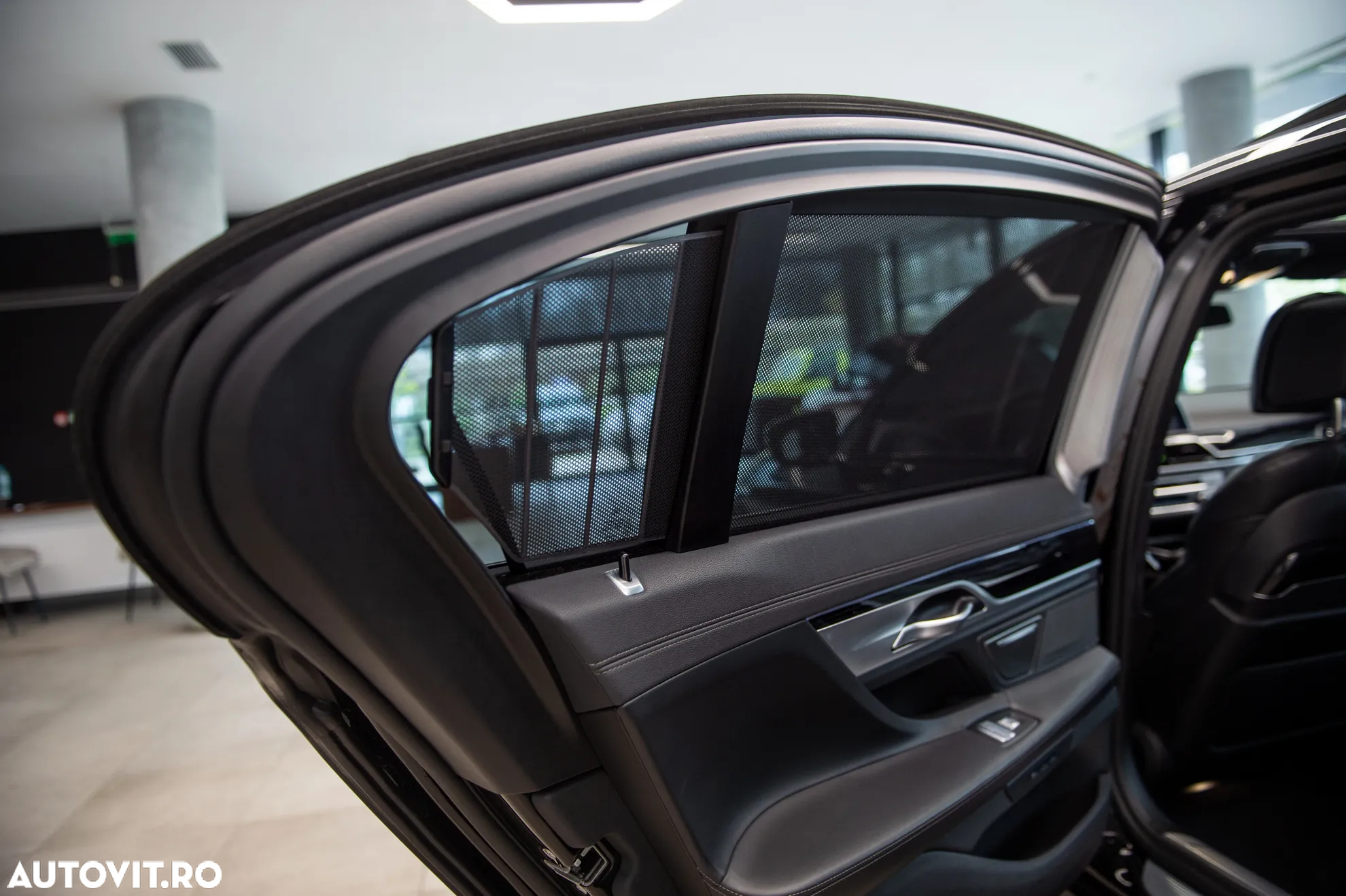 BMW Seria 7 740Li xDrive - 28