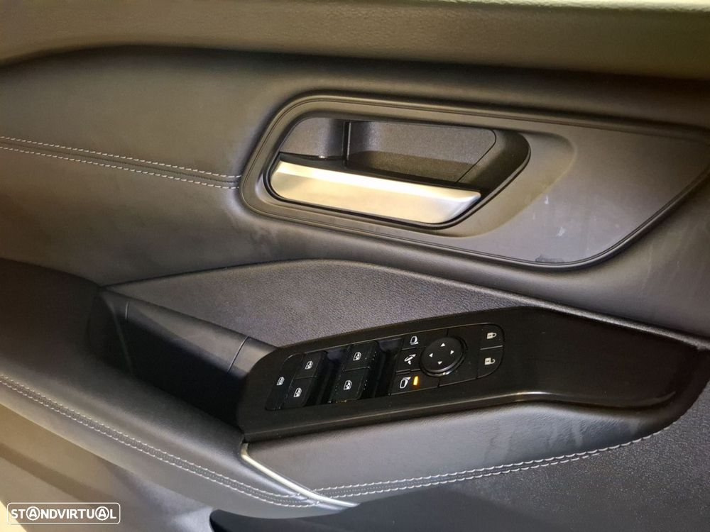 Nissan Qashqai 1.3 DIG-T N-Connecta LED+SKY Xtronic - 17