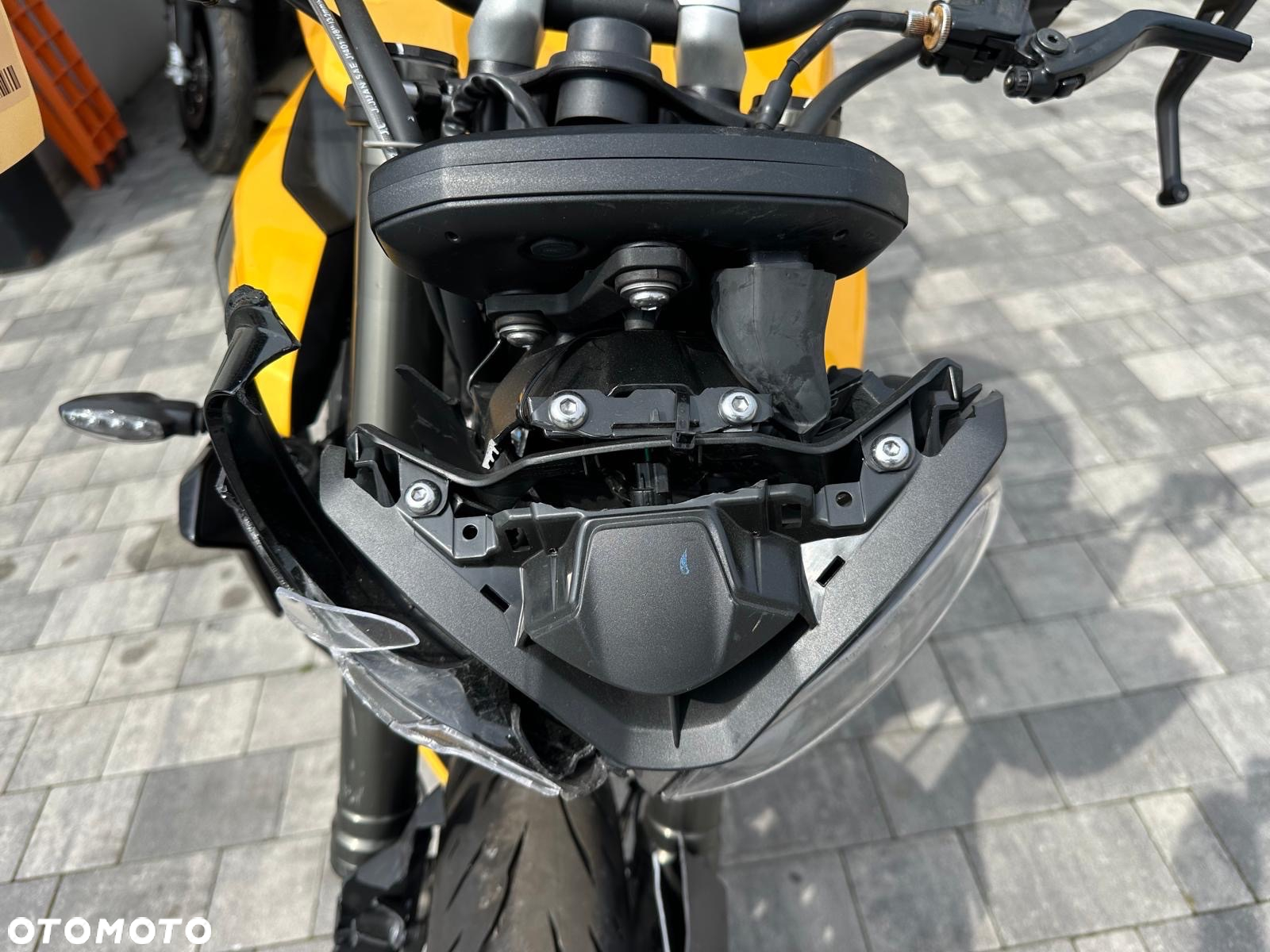 Triumph Street Triple - 14