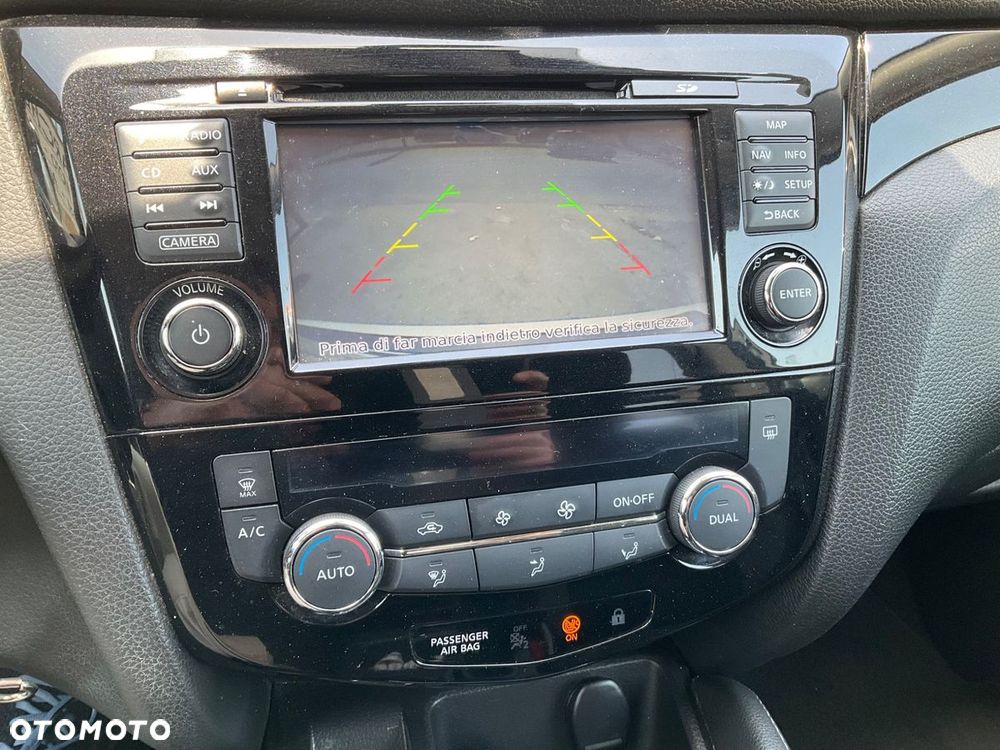 Nissan Qashqai 1.6 DCi Xtronic TEKNA - 8