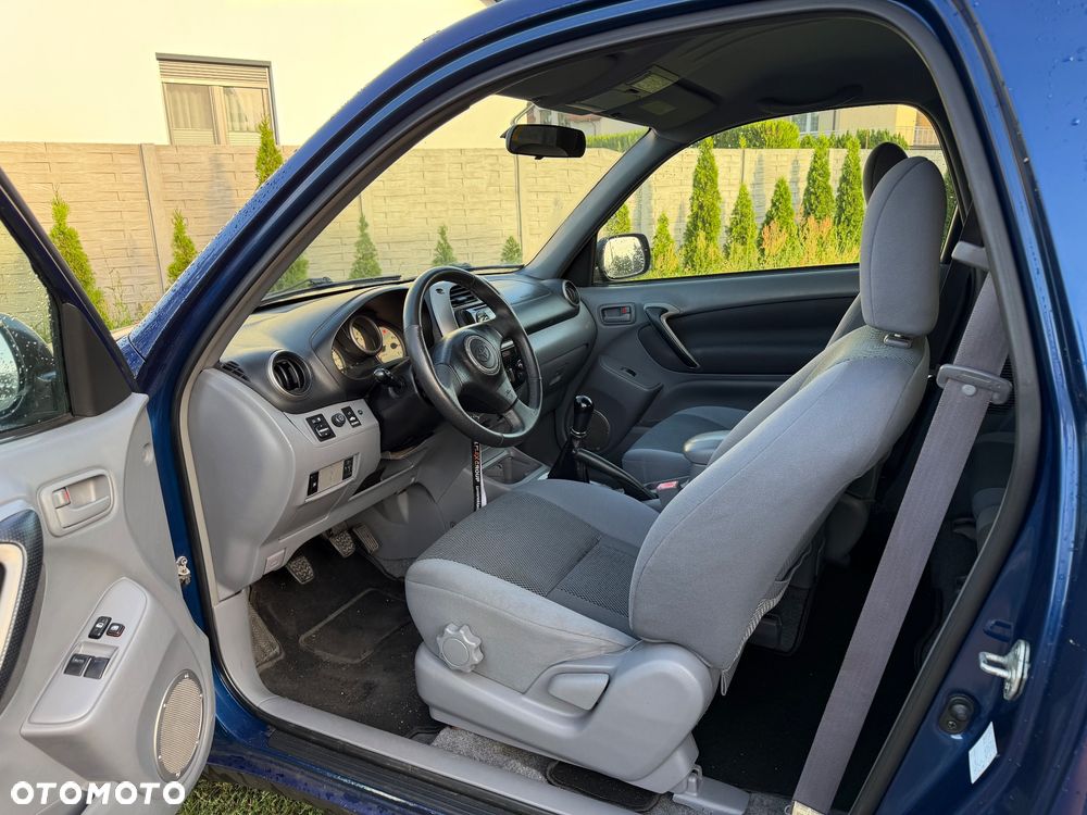 Toyota RAV4 - 8