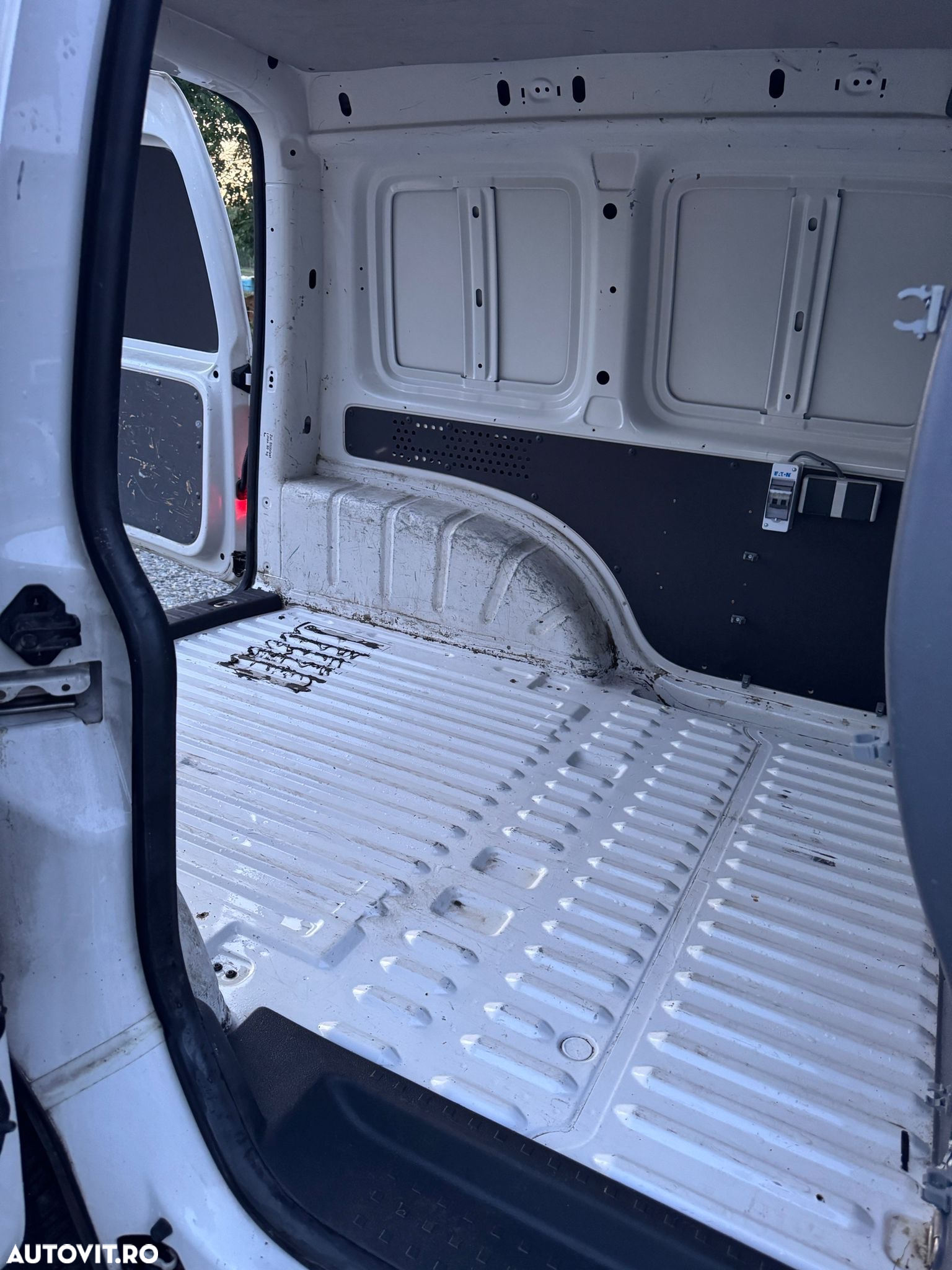 Volkswagen Caddy - 9