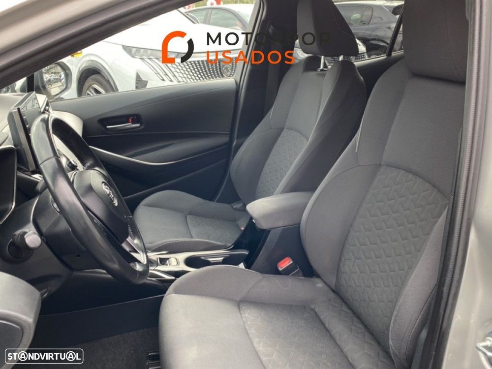 Toyota Corolla 1.8 Hybrid Exclusive - 8