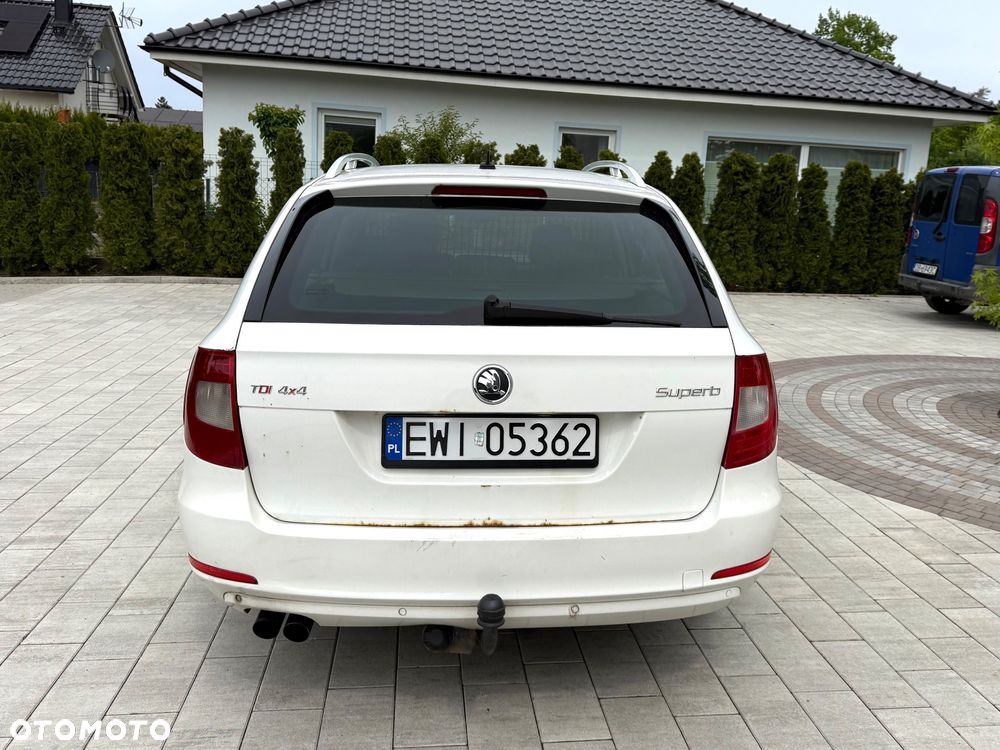 Skoda Superb 2.0 TDI 4x4 Elegance - 9