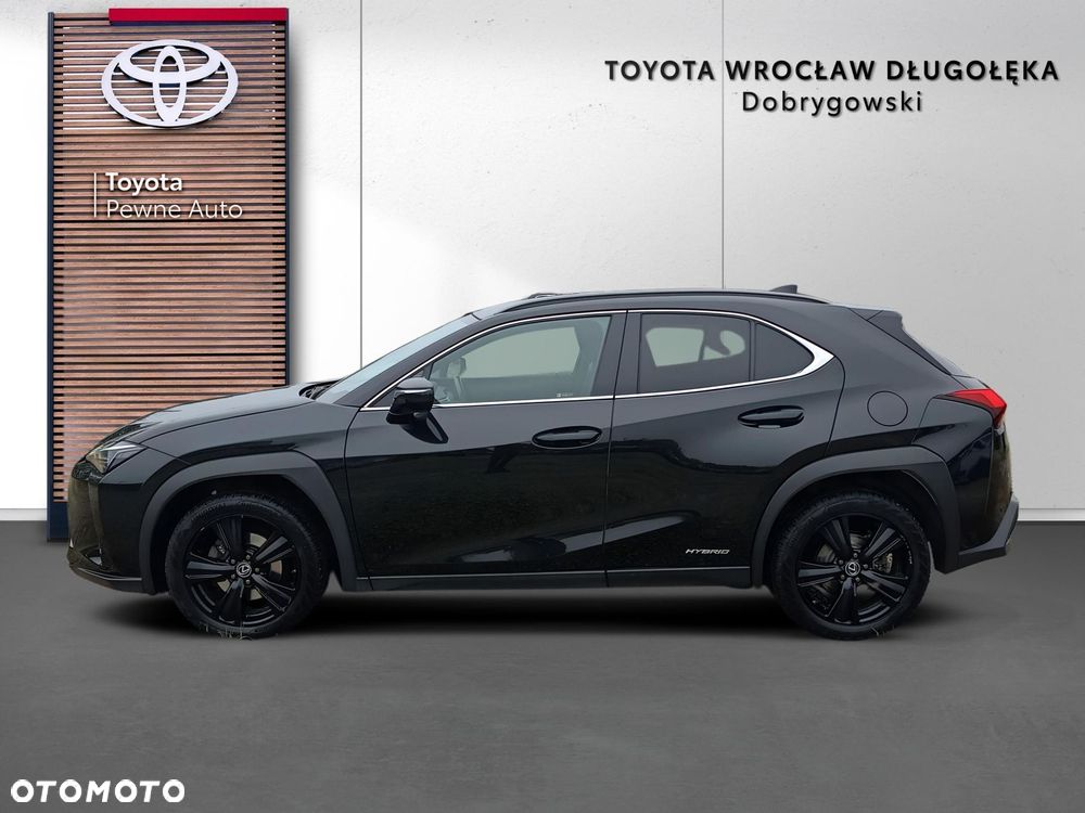 Lexus UX - 4