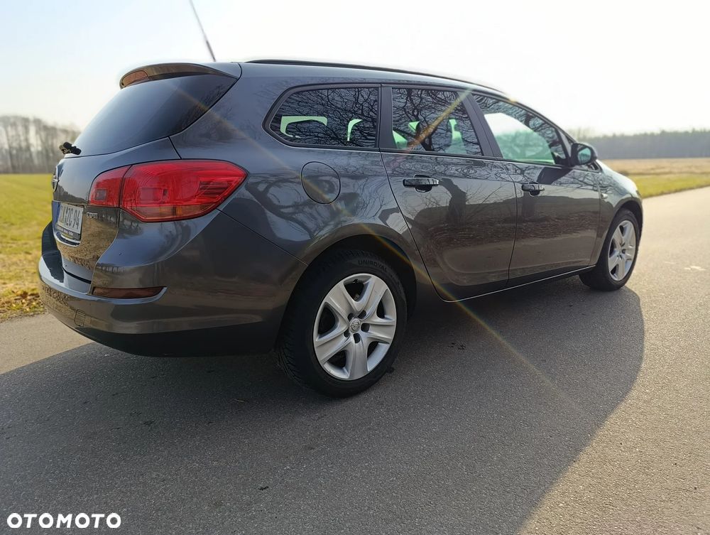 Opel Astra 2.0 CDTI DPF Sport - 29