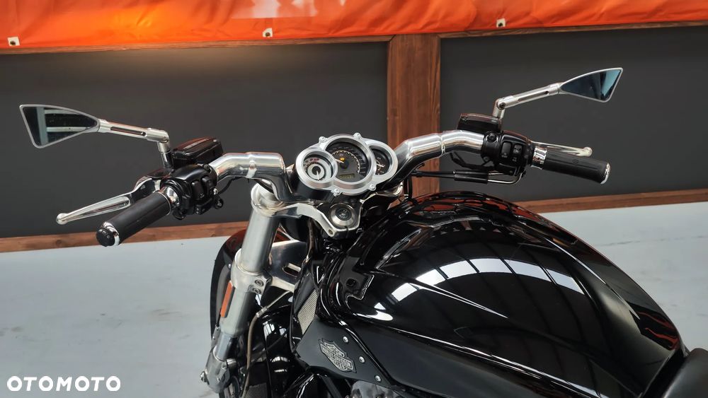 Harley-Davidson V-Rod Muscle - 19