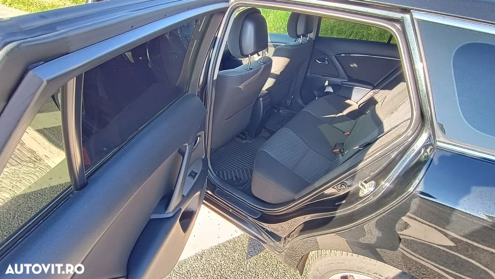 Toyota Avensis 2.0 D-4D Elegance - 9