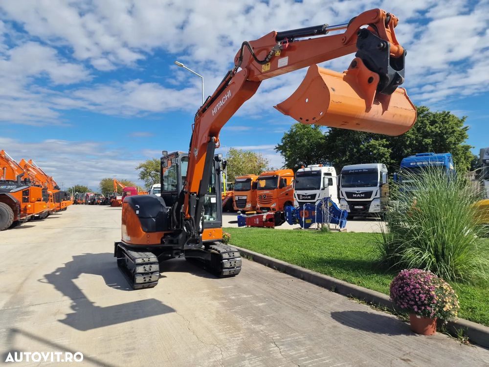 Hitachi ZX65-6, 2023, 1.208h, Masa operationoala 6,5t, lamaAd sapare 5m, CUPLA RAPIDA HIDRAULICA +3 CUPE NOI, senile cauciuc PAD 90% ok, Inst picon, Aer conditionat, Sistem antifurt, Ridica 3t, posibilitate leasing 4 ani, STARE CA NOU-PROMOTIE 55.900 EUR+Tva - 5