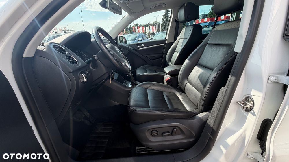 Volkswagen Tiguan 2.0 TDI DPF 4Motion BlueMotion Technology DSG Sport & Style - 9