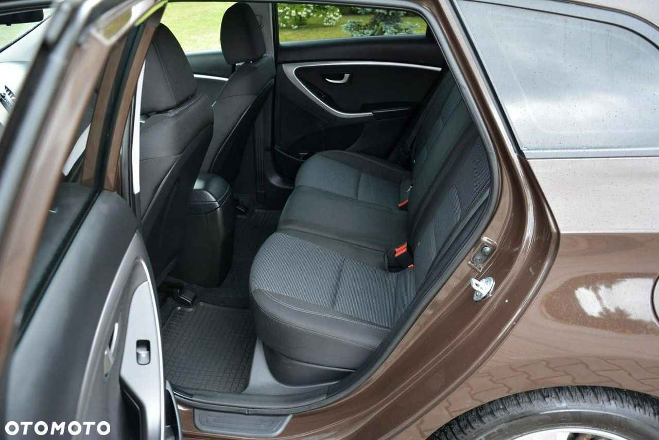 Hyundai i30 Kombi 1.4 Trend - 16